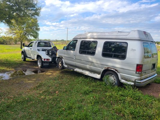 Y&Z TOWING SERVICES - Services offered:

- Flatbed services (transporting sheds, tool boxes, forklifts, as well as motorcycles)
- Roadside Assistance:
- Lock-outs
- Tire Change
- Jump Start
-Winching
- Tow any unwanted and/or junk vehicles
- Hauling of Boats on Trailers
- BUY ANY JUNK VEHICLES!

Call us :
941-809-3101
941-706-6993

Se Habla Español...

Fully licensed and insured we handle all of your towing needs!
Serving all of Sarasota, Bradenton and its surrounding areas!
