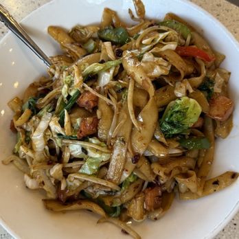 Northern Cafe - Chicken Stir-Fried Sliced Noodles - Chinese Near Me - San Gabriel, California Northern Cafe - Chicken Stir-Fried Sliced Noodles - Chinese Near Me - San Gabriel, California