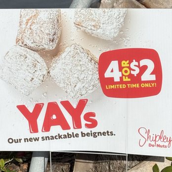 Shipley Do-Nuts - .  *:｡ﾟ \ (･‿･) /ﾟ*:｡ﾟ Reminds me of New Orleans beignets. (･‿･)n our foodie agenda to try next time! - Donuts Near Me - Jacksonville, Florida