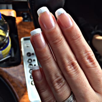 Artisan Beauty Clinic  - Absolutely horrible, money wasted, an hour and a half wasted. I can do a better job myself at home. - Day Spas Near Me - Toronto, Ontario
