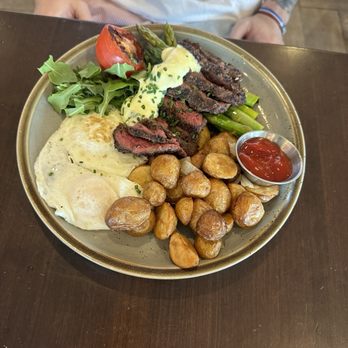 The Tavern - steak and eggs - American Near Me - Quincy, Massachusetts