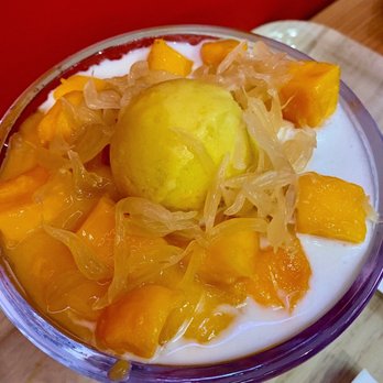 Hui Lau Shan - Pomelo and mango with sago - Desserts Near Me - Berkeley, California