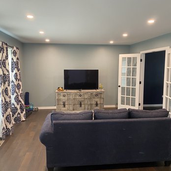 Adrian Electric - Electricians Near Me - Wheaton, Illinois