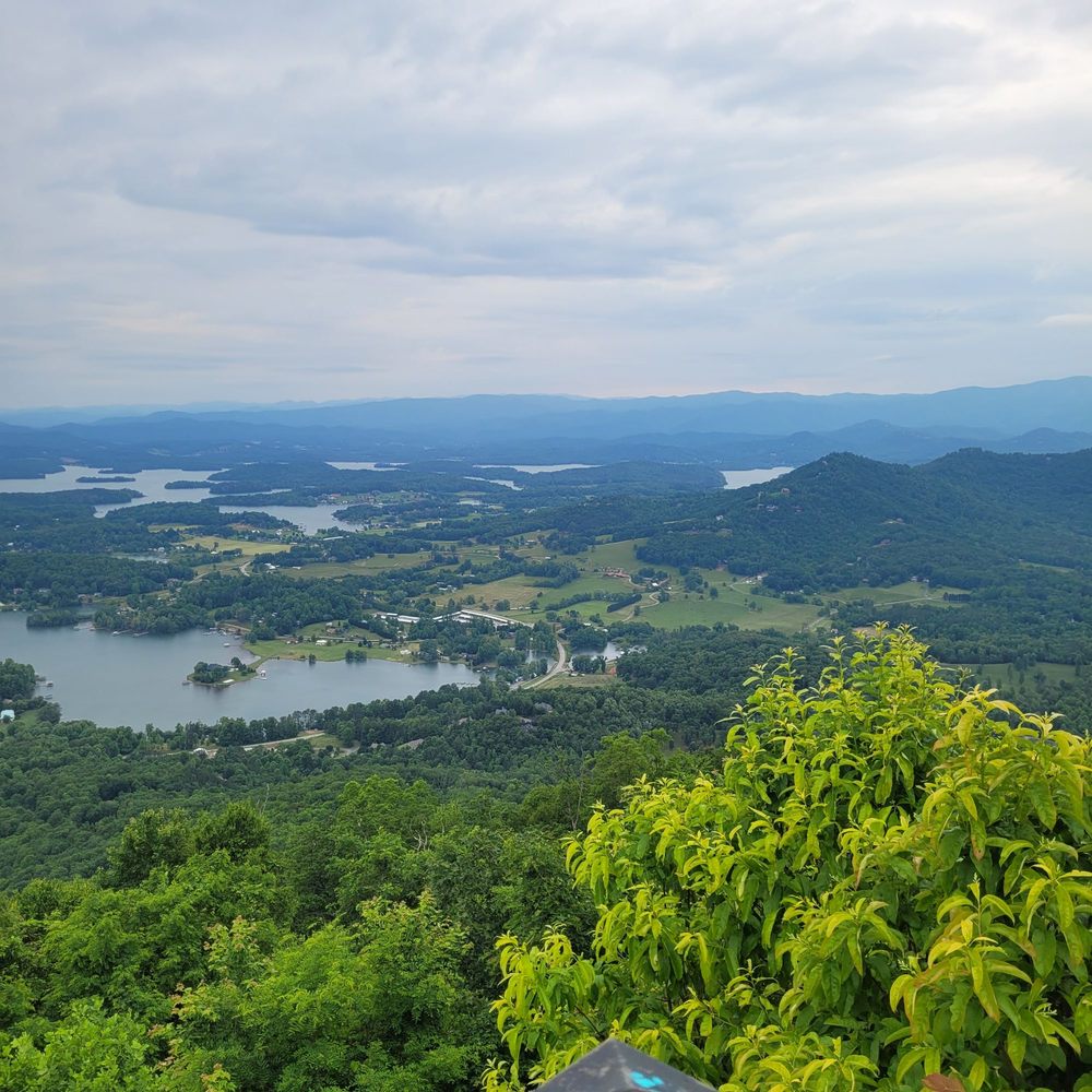 Bell Mountain - Parts of North Carolina at the horizon. - Parks Near Me - Hiawassee, Georgia