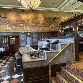Hemenway's Restaurant - Seafood Near Me - Providence, Rhode Island