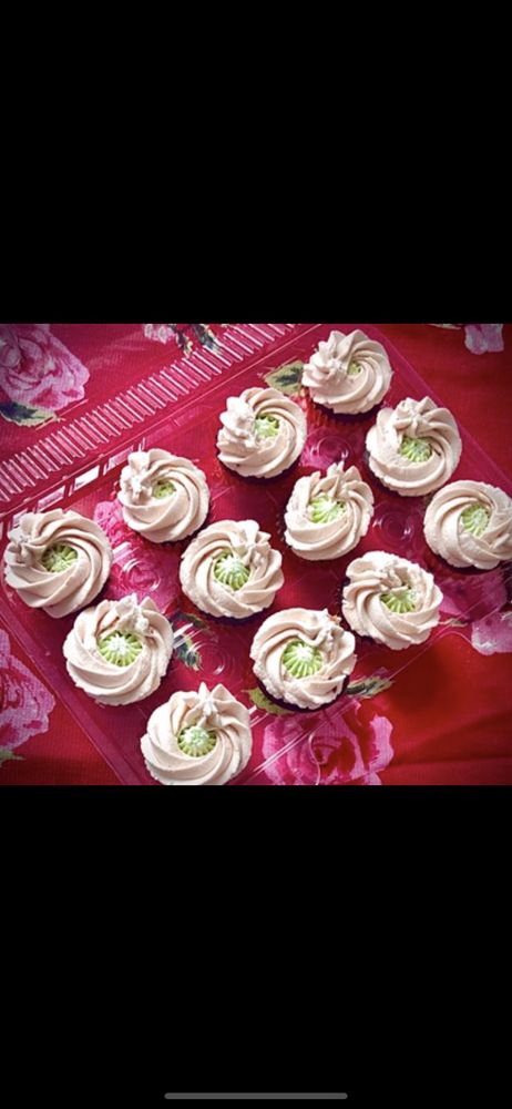 Mangia Baby Italian Cupcakes Logo