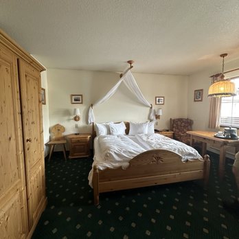 Hotel Pension Anna - King room - Hotels Near Me - Leavenworth, Washington Hotel Pension Anna - King room - Hotels Near Me - Leavenworth, Washington
