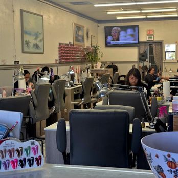 Master Nail - This is an interior shot of the salon.cozy and friendly. We happened in at a slow time on late Wednesday afternoon. - Nail Salons Near Me - Palmetto, Florida Master Nail - This is an interior shot of the salon.cozy and friendly. We happened in at a slow time on late Wednesday afternoon. - Nail Salons Near Me - Palmetto, Florida