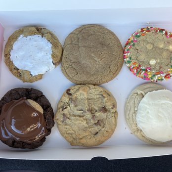 Crumbl - La Canada - Bakeries Near Me - Montrose, California Crumbl - La Canada - Bakeries Near Me - Montrose, California
