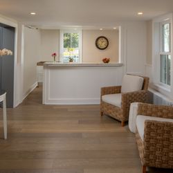 Huntting Inn - Hotel Check-In