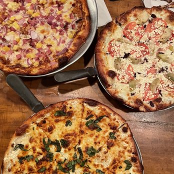 Hideaways Pizza Pub - Pizza Near Me - Princeville, Hawaii Hideaways Pizza Pub - Pizza Near Me - Princeville, Hawaii