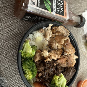 WaBa Grill - Chicken Steak Veggie Bowl peach tea - Asian Fusion Near Me - Pasadena, California