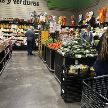 El Morelia Supermercado - Produce and piñata's - Mexican Near Me - Bridgeton, Missouri El Morelia Supermercado - Produce and piñata's - Mexican Near Me - Bridgeton, Missouri