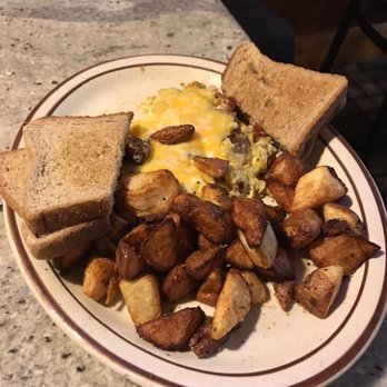 BLD's Restaurant - Blds breakfast is the best breakfast I ever had the roasted red potatoes are amazing! - Breakfast & Brunch Near Me - Ronkonkoma, New York