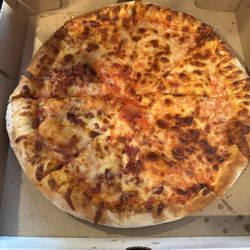 Half bacon half garlic pizza