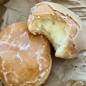 Dolly's Donuts - Cream filled and Raspberry filled - Donuts Near Me - Paso Robles, California Dolly's Donuts - Cream filled and Raspberry filled - Donuts Near Me - Paso Robles, California