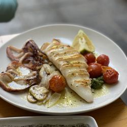 Provincias - Grilled squid