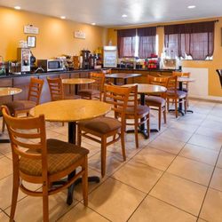 Best Western Big Country Inn - Breakfast Area