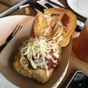Hometown Bar-B-Que - fried chicken sandwich - Barbeque Near Me - Brooklyn, New York
