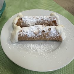 Vecchia Sicilia Pizza Shop - Cannoli!