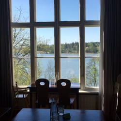 Tarvaspään Kahvila- ja Tilausravintola - Näkymä kahvilasta.