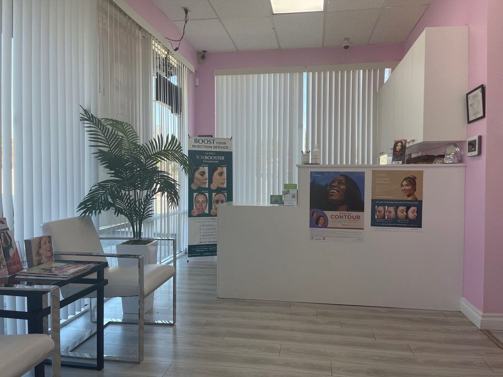 WEST HILLS URGENT CARE & MED SPA  70 Reviews  24372 Vanowen St, West