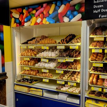 Donut King - a variety of donuts in a display case - Donuts Near Me - Minneola, Florida Donut King - a variety of donuts in a display case - Donuts Near Me - Minneola, Florida