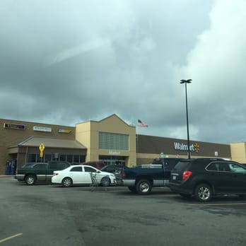 Walmart Supercenter - Front of building - Grocery Near Me - Mexia, Texas