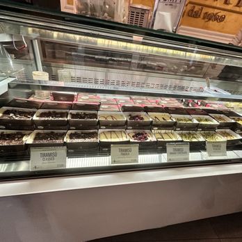 Pompi - Tiramisù options - Ice Cream & Frozen Yogurt Near Me - Rome, RM