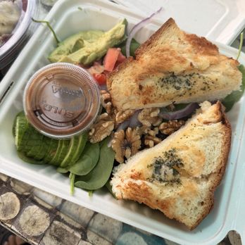 Island Brew Coffeehouse - Spinach Avo Salad - Coffee & Tea Near Me - Honolulu, Hawaii