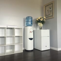 Sparkle Studio - Water cooler and towels provided