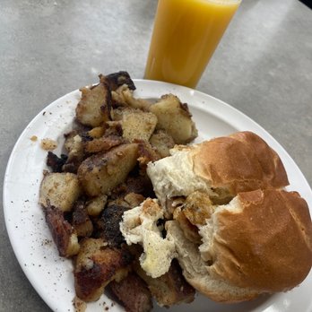 Tiny Tim's Cafe - SE&C on a toasted Billie with side of home fries - Breakfast & Brunch Near Me - Auburn, Massachusetts