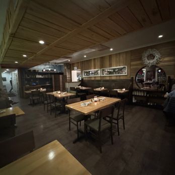 Story Hill BKC - New American Near Me - Milwaukee, Wisconsin