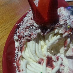 Dolcetto Dessert Bar - Spaghetti ice cream, vanilla ice cream with strawberry sauce and white chocolate