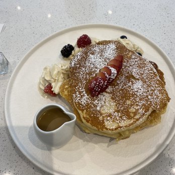 MIA Brunch Bar - Breakfast & Brunch Near Me - North York, Ontario