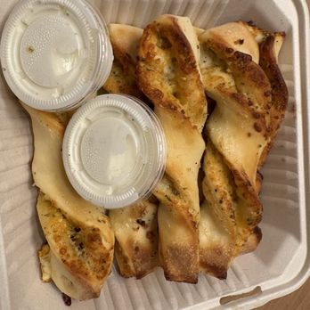 Round Table Pizza - Pizza Near Me - Kailua, Hawaii
