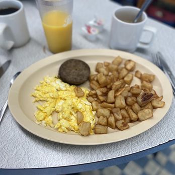 4 Corners Diner - Two eggs with cheddar and sausage - Diners Near Me - Atlantic Beach, North Carolina