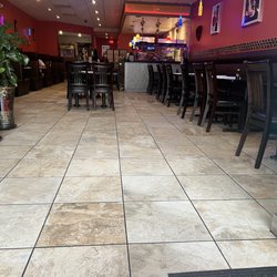 Koi Sushi & Asian Fusion - Dining area