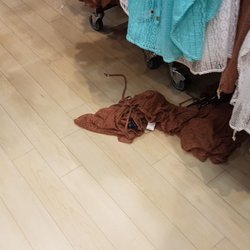 Primark - Stuff is always hung on the floor