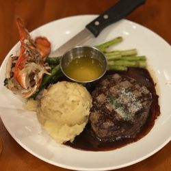 Coconut Charlie's Beach Bar & Grill - Surf&Turf