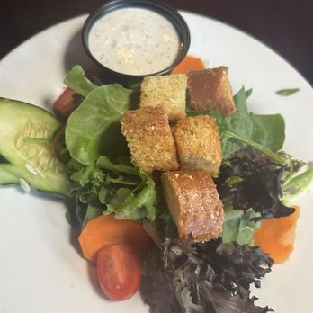 Bumpers Grill and Bar - Side House Salad - American Near Me - Fairview, Oregon