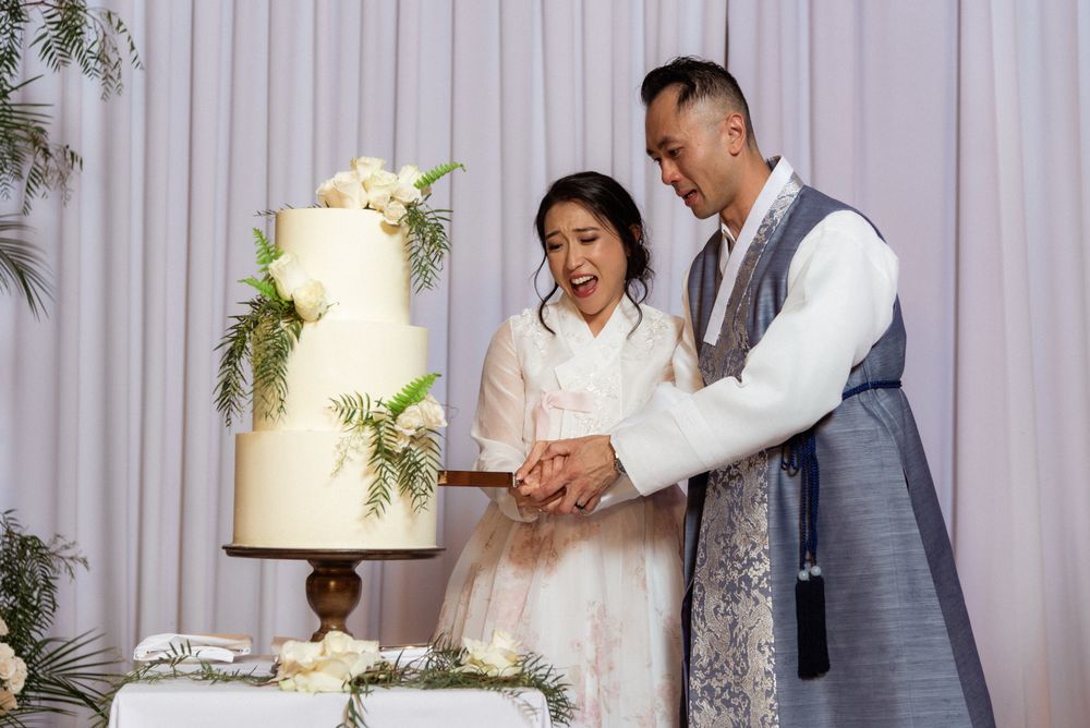 Leehwa Wedding & Hanbok Logo
