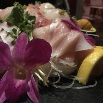 Sushi Dan - Sushi Bars Near Me - Studio City, California