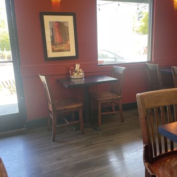 Blackberry Bistro - Inside Black Berry Bistro - Breakfast & Brunch Near Me - Oakland, California