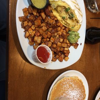 Canela Cafe - Mexicana Omelet - Breakfast & Brunch Near Me - Milwaukee, Wisconsin