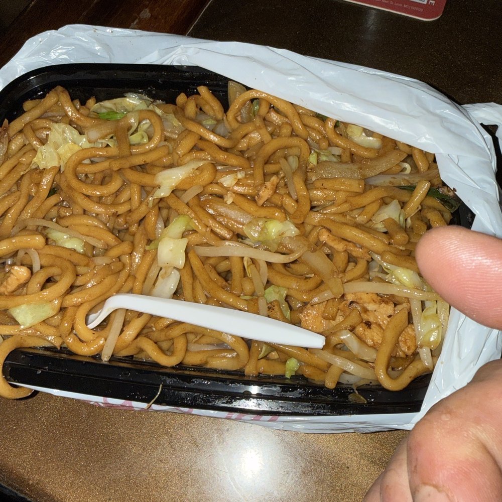 Burnt Chicken chow mien Burnt Chicken chow mien