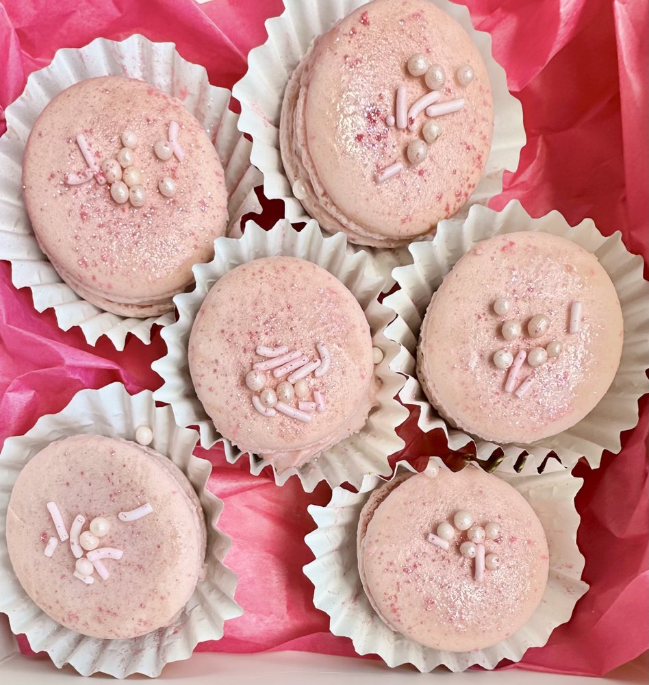 Mummys Macarons Logo