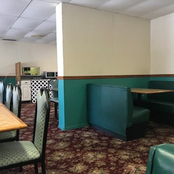 Castillo's Restaurant - Dining area. - American Near Me - Clearwater, Florida Castillo's Restaurant - Dining area. - American Near Me - Clearwater, Florida