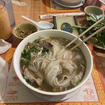 Hoa Binh Restaurant - 33 - Vietnamese Near Me - Garden Grove, California