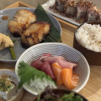 Akami Sushi - Sushi Bars Near Me - Arcadia, California